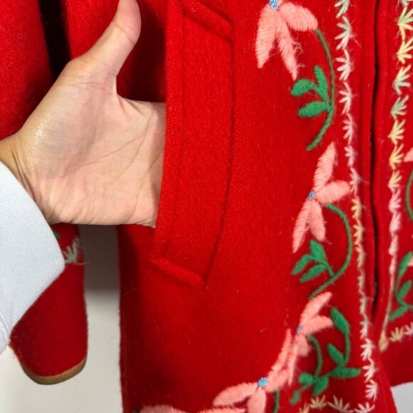 RARE Vintage Hudson’s Bay Red Wool with Floral Embroidered Hooded Coat - Picture 7 of 14